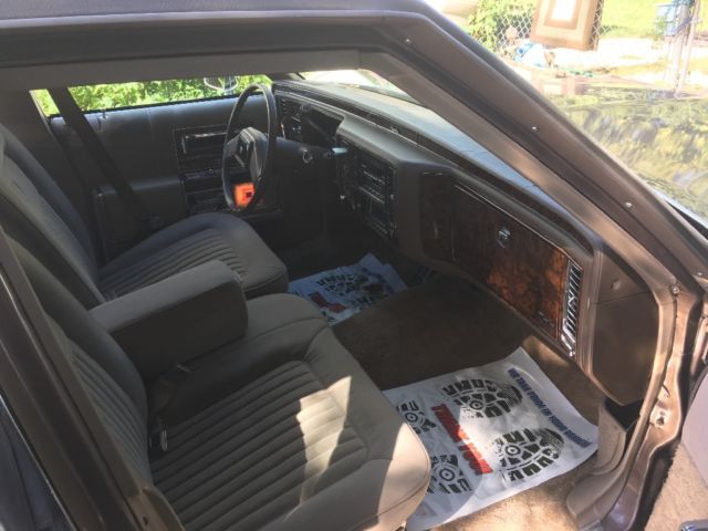 1990 cadillac fleetwood broughm