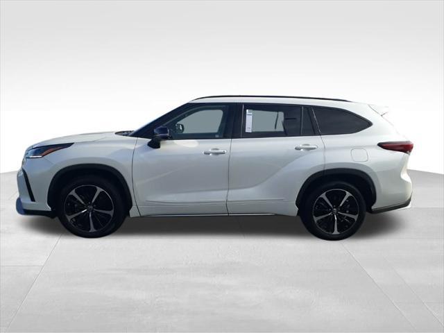 2021 toyota highlander xse