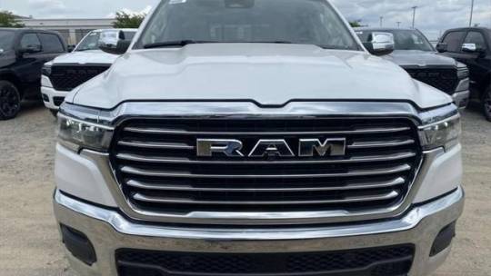 new 2025 ram 1500 laramie crew cab 5'7" box 4wd