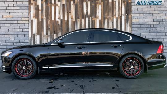 2017 Volvo S90