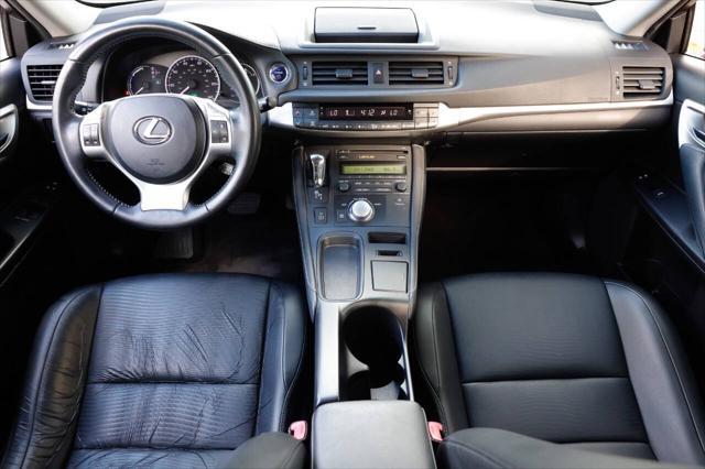 2012 lexus ct 200h base