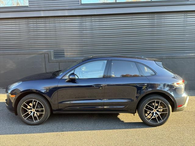 2022 porsche macan base