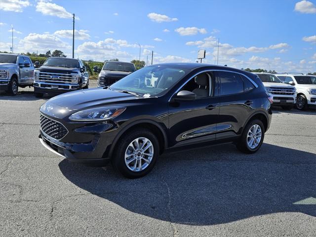 2022 ford escape se