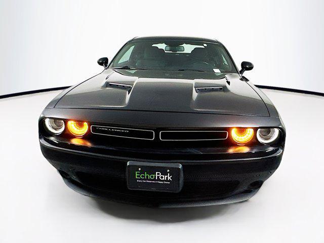 2020 dodge challenger sxt