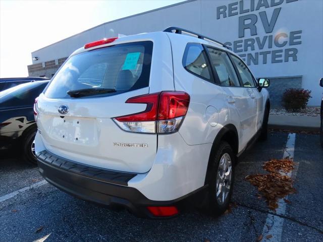 2023 subaru forester base