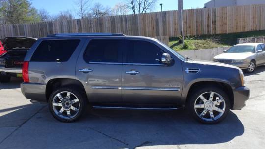 2011 cadillac escalade luxury