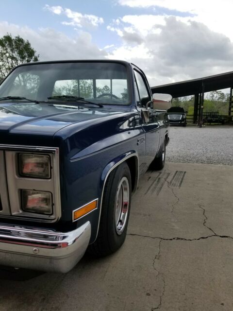 1987 gmc sierra c10 fuel injected, ice cold air, ready to cruise
