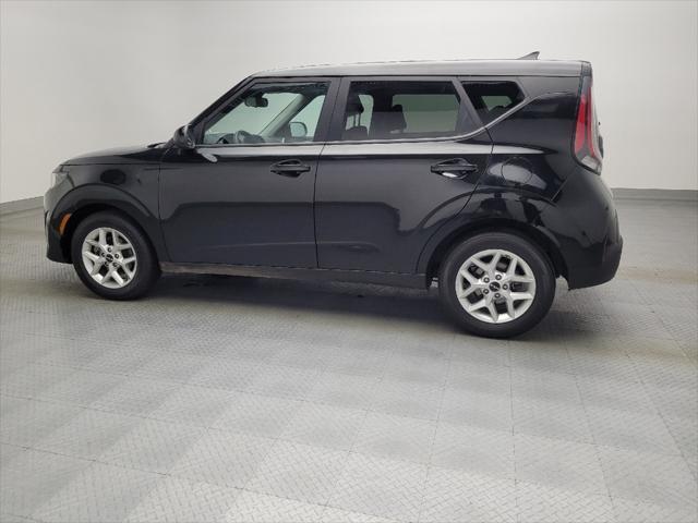 2023 kia soul lx