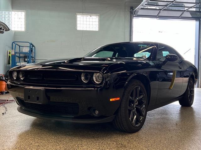 2022 dodge challenger sxt