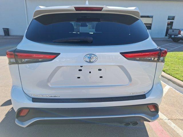 2022 toyota highlander xse