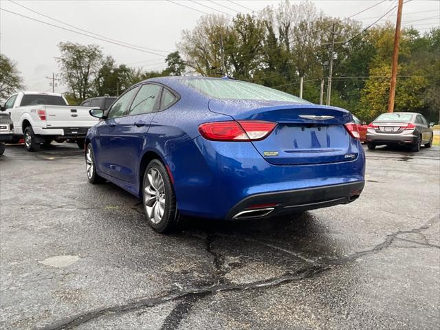 2016 chrysler 200 s