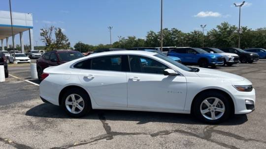2025 Chevrolet Malibu ls 1ls