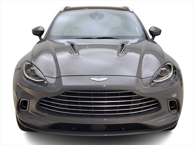 2023 aston martin dbx