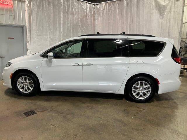 2022 chrysler pacifica touring l
