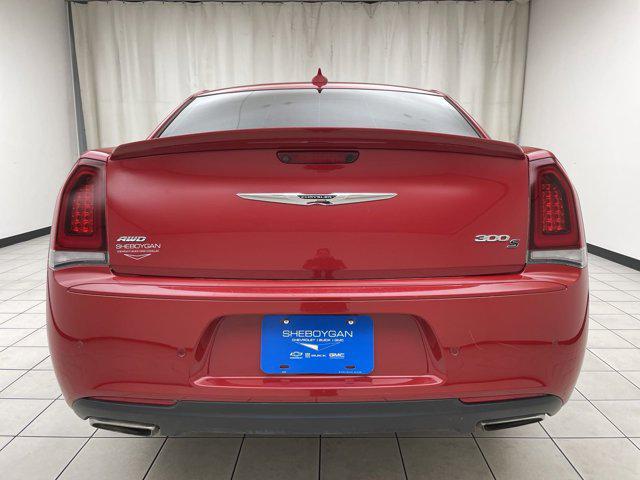 2016 chrysler 300 s