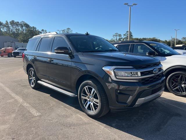 2022 ford expedition xlt