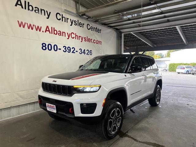 2022 jeep grand cherokee trailhawk