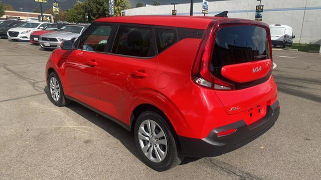 2022 kia soul lx