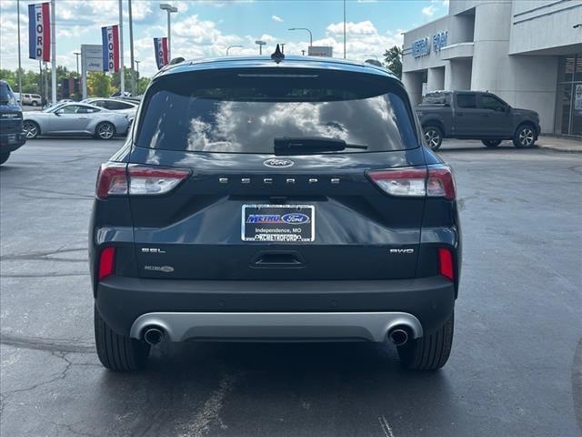 2022 ford escape sel
