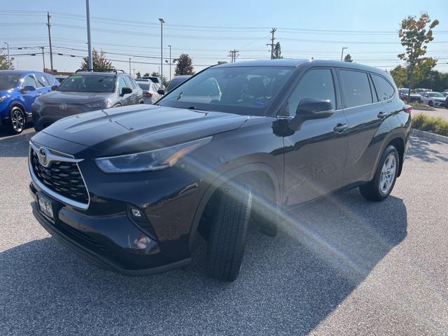 2021 toyota highlander le