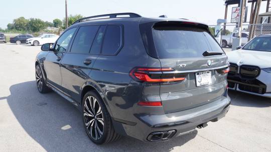 2025 BMW X7