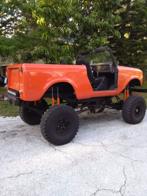 1970 international scout v8. automatic. one of a kind custom truck. lifted