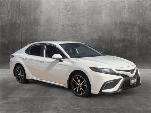 2022 toyota camry se