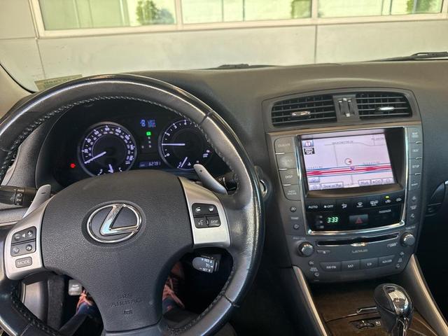2011 lexus is 250c base