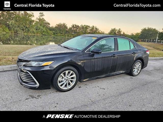 2021 toyota camry le