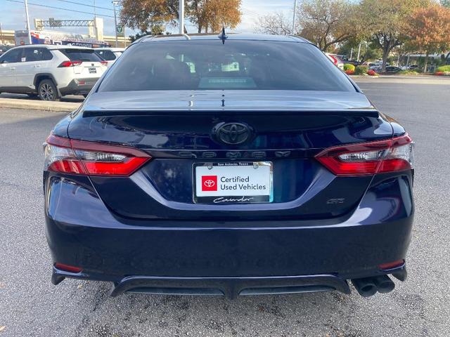 2022 toyota camry se