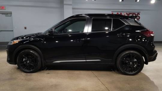 2022 nissan kicks sr