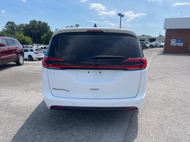 2024 chrysler pacifica touring-l