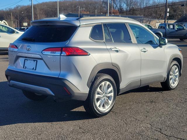 2022 toyota corolla cross le