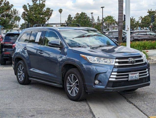 2017 toyota highlander in artesia, california