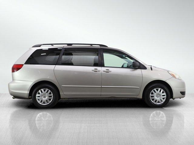 2005 toyota sienna le