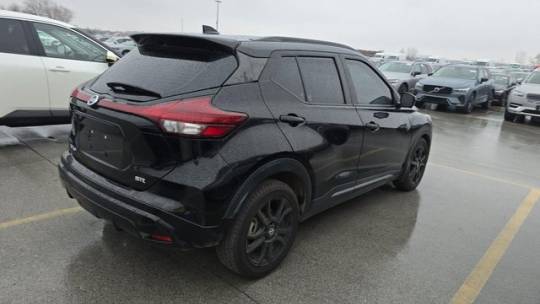 2021 nissan kicks sr