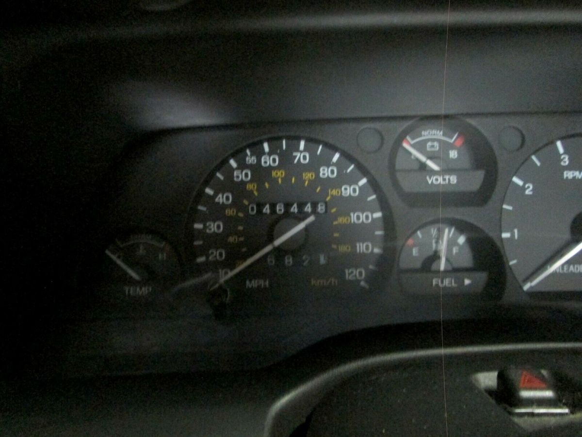 1993 ford thunderbird lx, 5.0 l v-8, very low miles, excellent condition