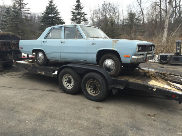 1972 plymouth valiant 4 door survivor