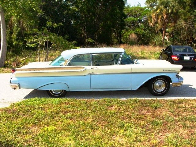 1957 mercury montclair 2 door hardtop