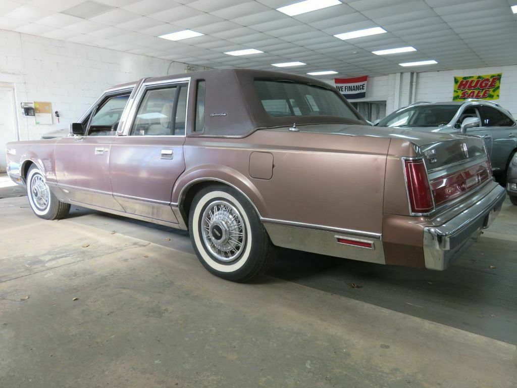 signature / v8 low miles unspecified gasoline 5.0l 8 cyl brown