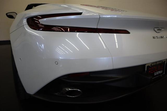 2019 aston martin db11 volante
