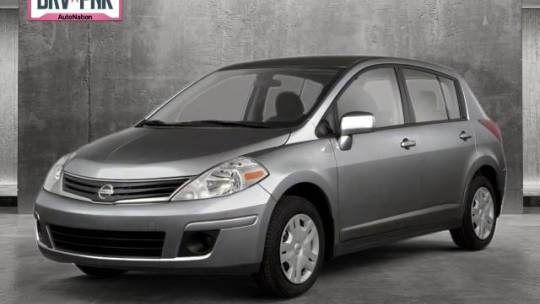 2010 nissan versa