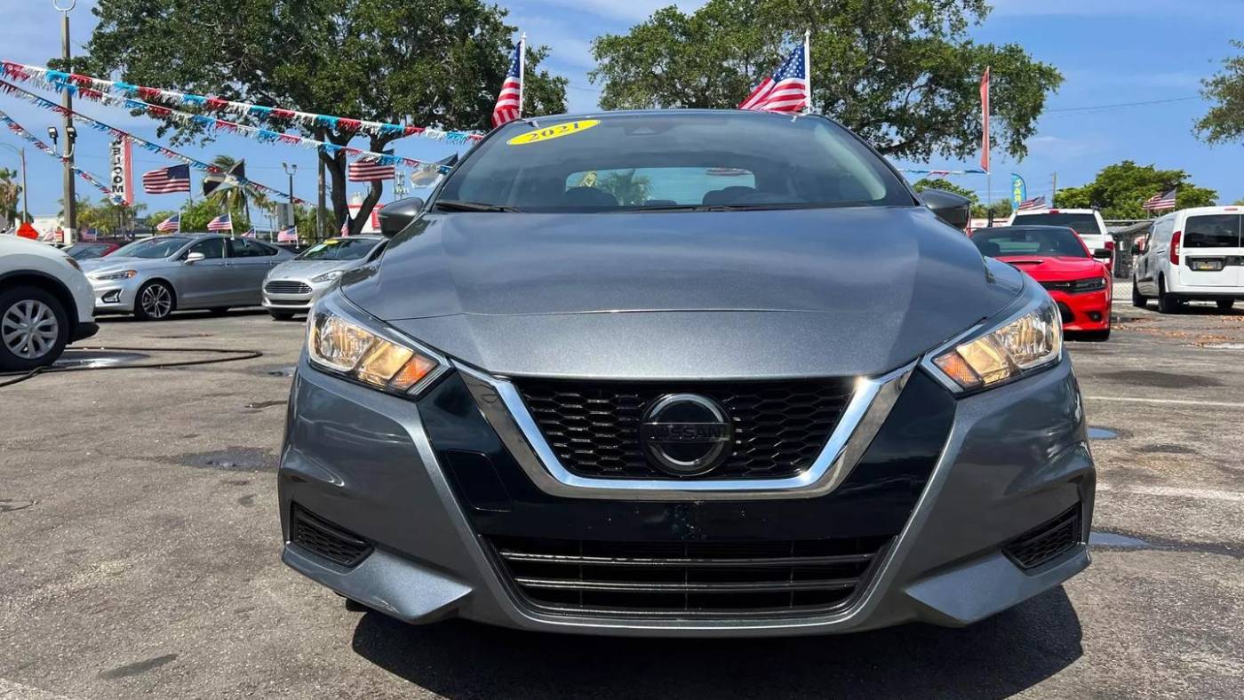 2021 nissan versa sv