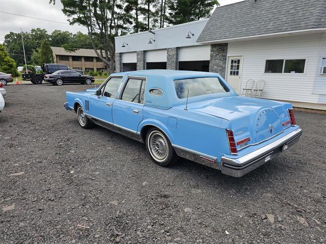 1982 lincoln continental in bennington, vermont