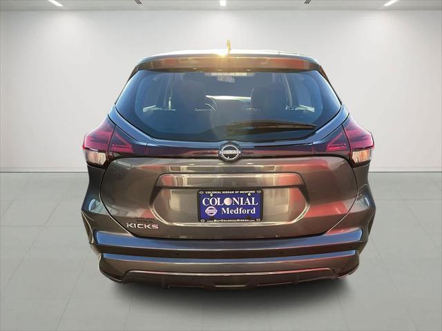 2022 nissan kicks s