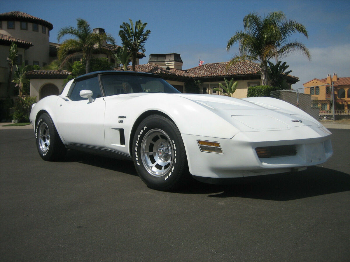 collectors dream, featured in national corvette museum, don lauglins car museum