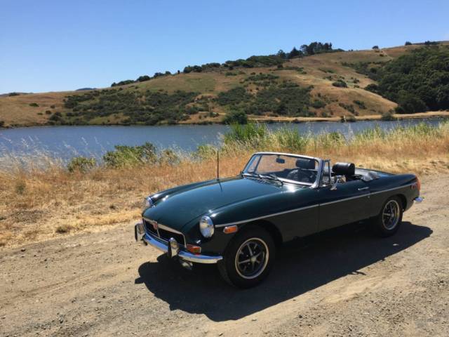 70's mgb roadster in classic british racing green - no reserve