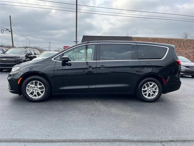 2023 chrysler pacifica touring-l
