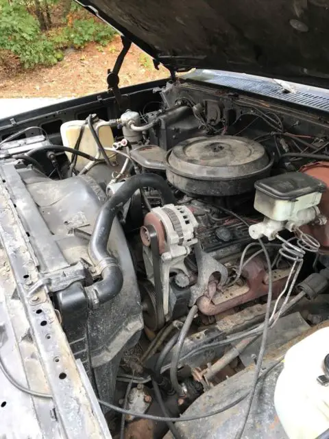chevrolet 1989 suburban 130k miles. pretty staight truck 5.7 fuel injected