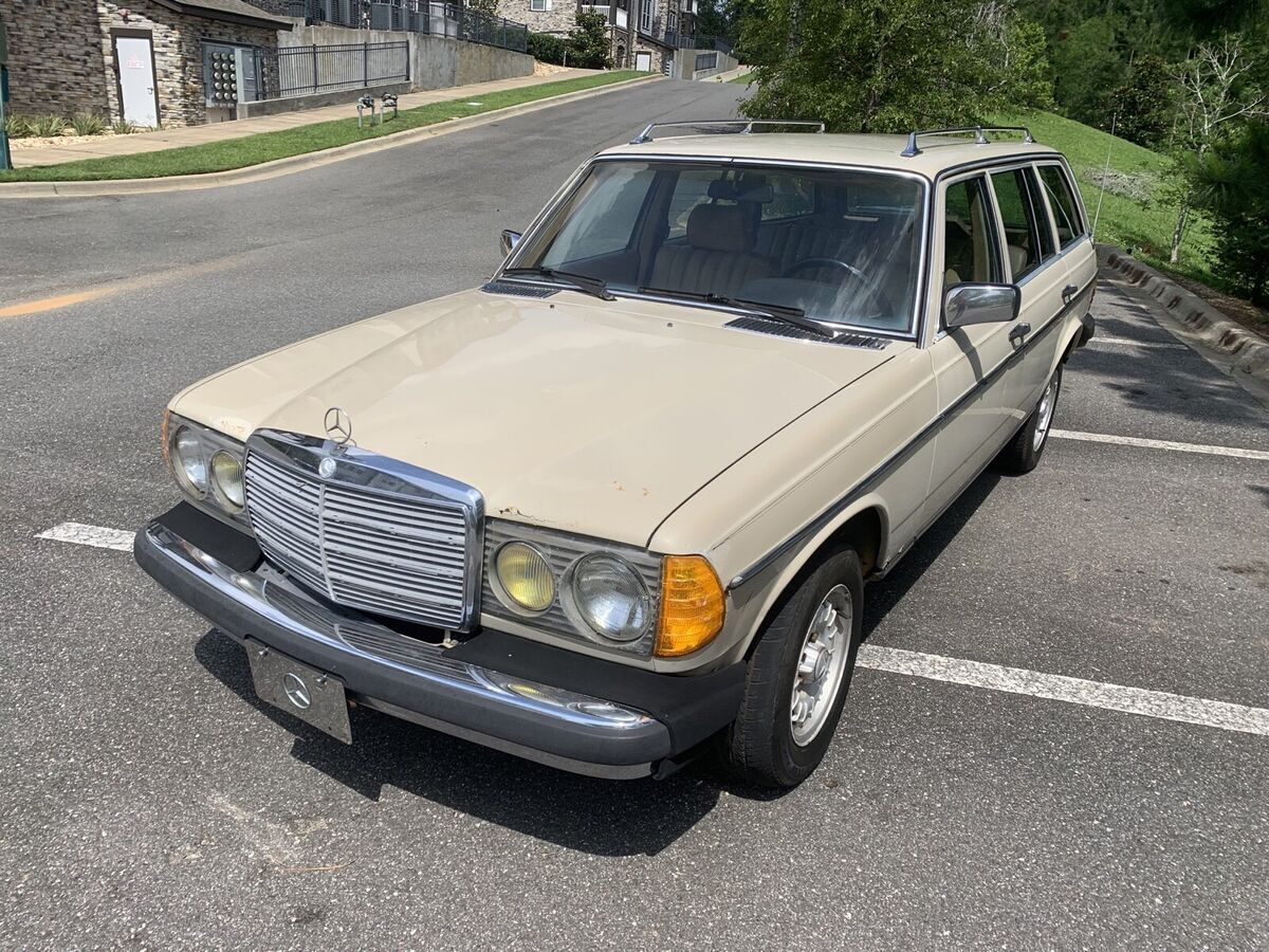1982 mercedes-benz 300-series brown
